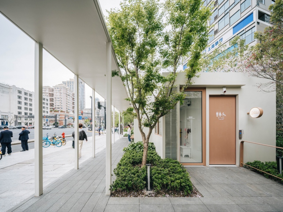 The Xuhui Toilet by VIASCAPE design