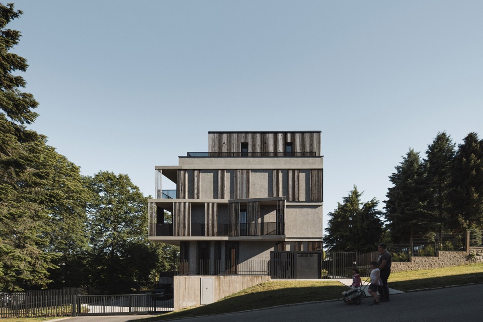 manesova apartment building by ok plan architects