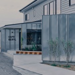 ONE OKUSA - CAFE GALLERY by Soichiro Harada + Sunko Jukankyo System Co., Ltd.