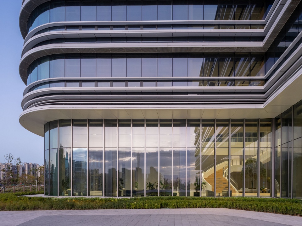 PetroChina Shanghai Advanced Materials Research Institute by PerkinsWill