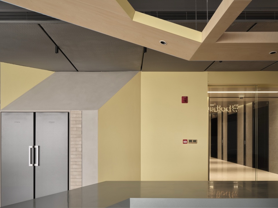 a robot space with a human touch by hcch studio