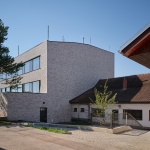 Čebín小学，捷克 / knesl kynčl architekti