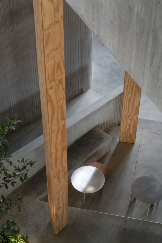 31 columns by studio cadena