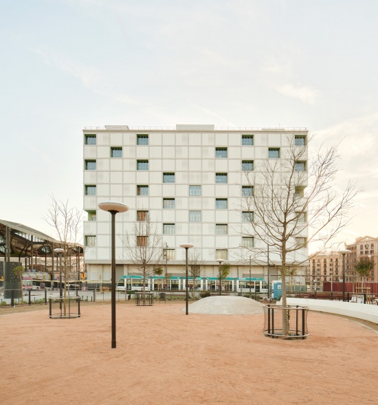 60 social housing units by sv60 cordon linan arquitectos