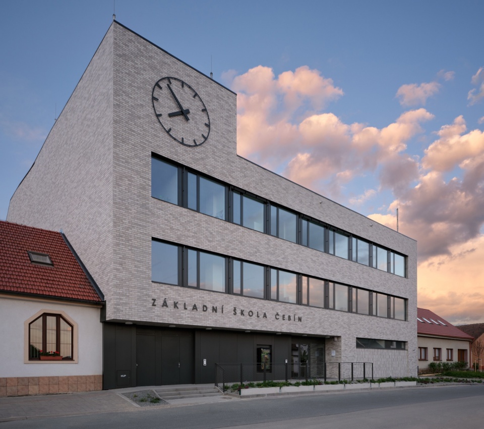 cebin primary school by knesl kyncl architekti