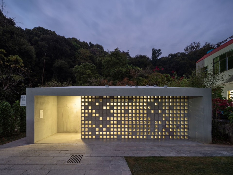 iLOOminate by Studio 10