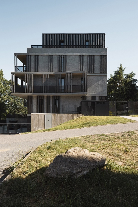 manesova apartment building by ok plan architects