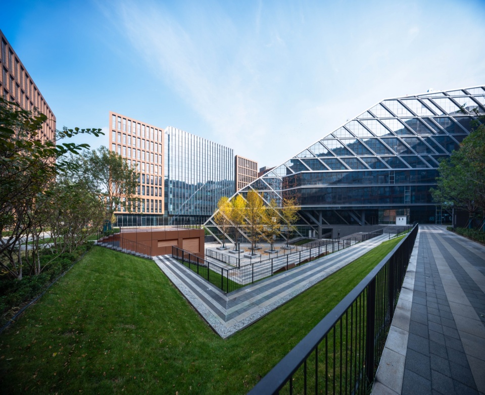 the administrative complex of beijing daxing international airport by ceedi organically permeated design research center