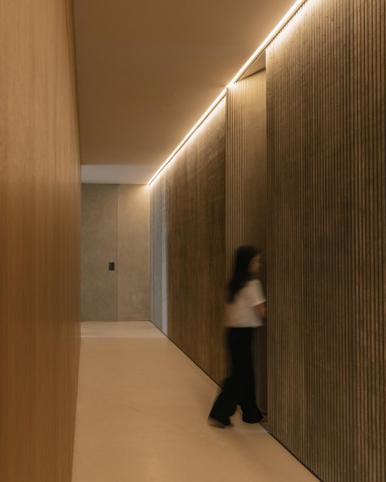 Split Mass Residence by K Thengono Design Studio