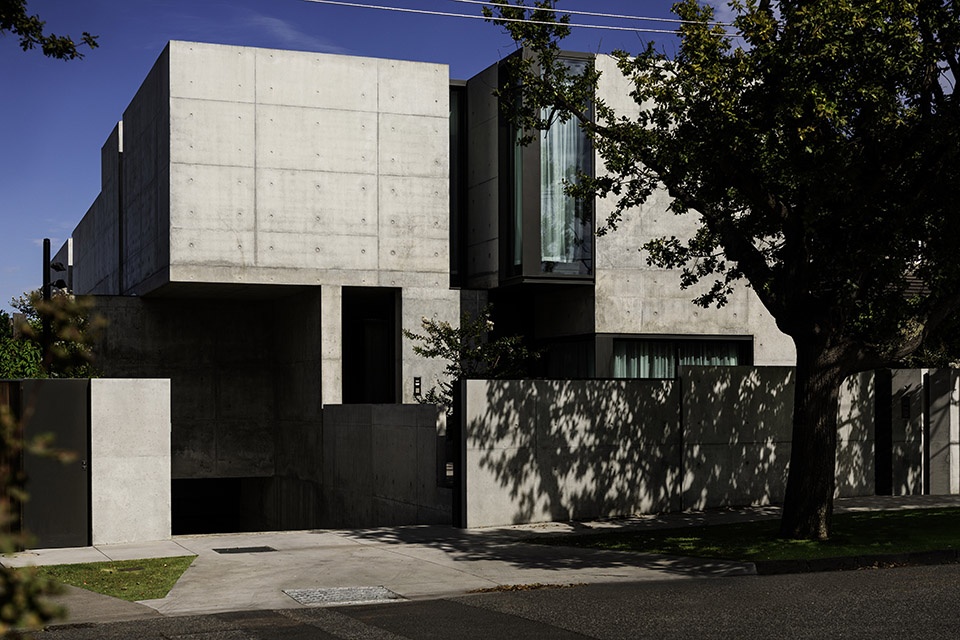 adelaide street house by robert simeoni architects