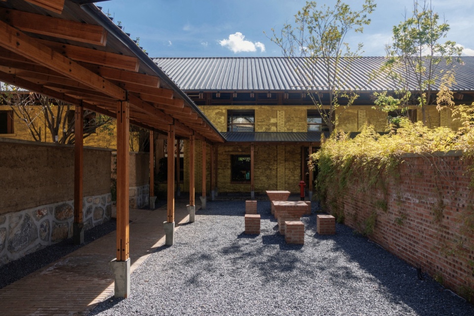 librairie avant garde huize baiwu bookstore by jiakun architects