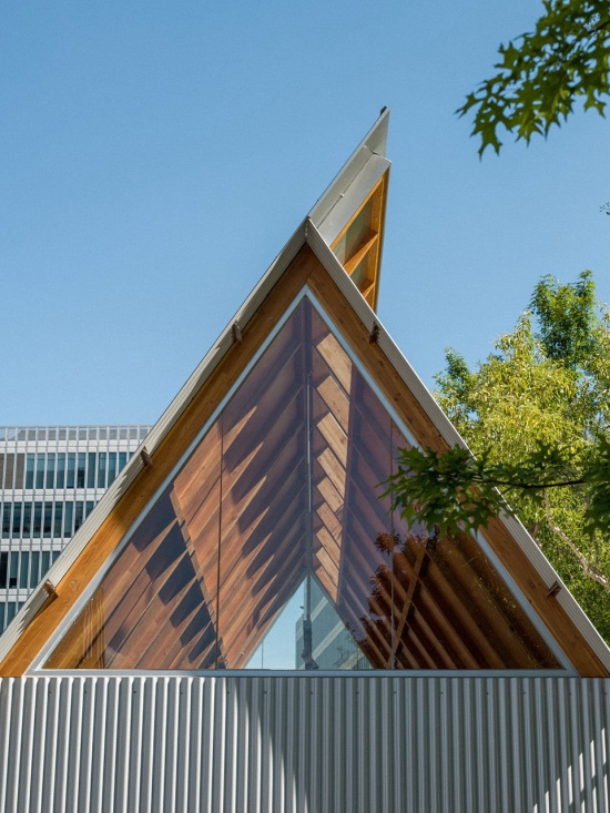 OoEli International Block Renewal Slow Flash Park Project by Kong Architects