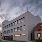 Čebín小学，捷克 / knesl kynčl architekti