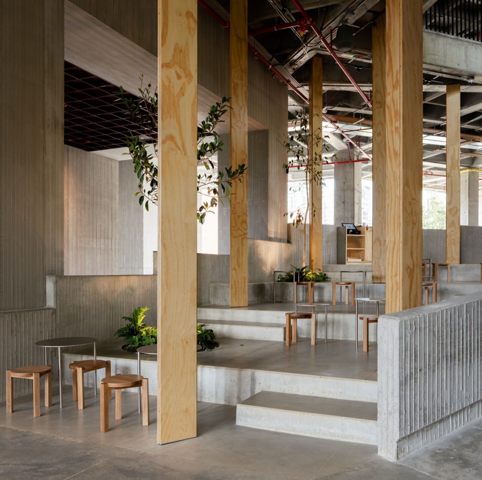 31 columns by studio cadena
