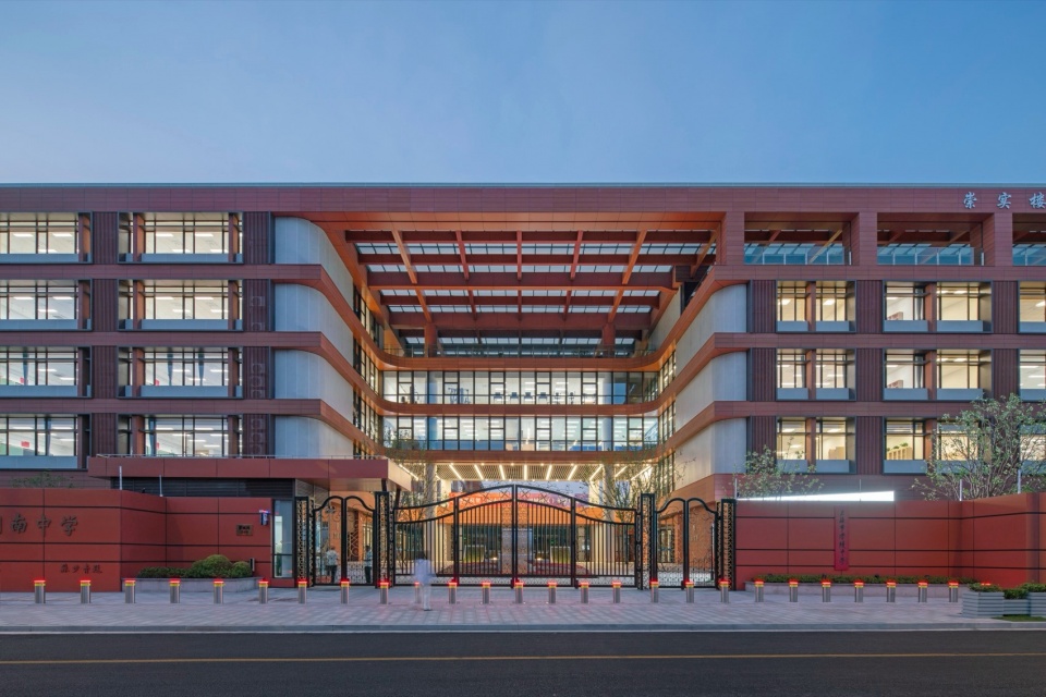 A Campus Lifted in Density Shanghai Xuhui Yuannan Middle School