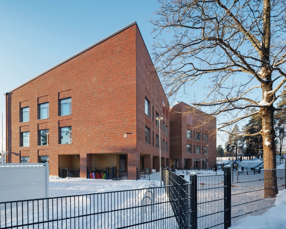 Oulunkyla primary school and the new daycare centre by Olla Architecture