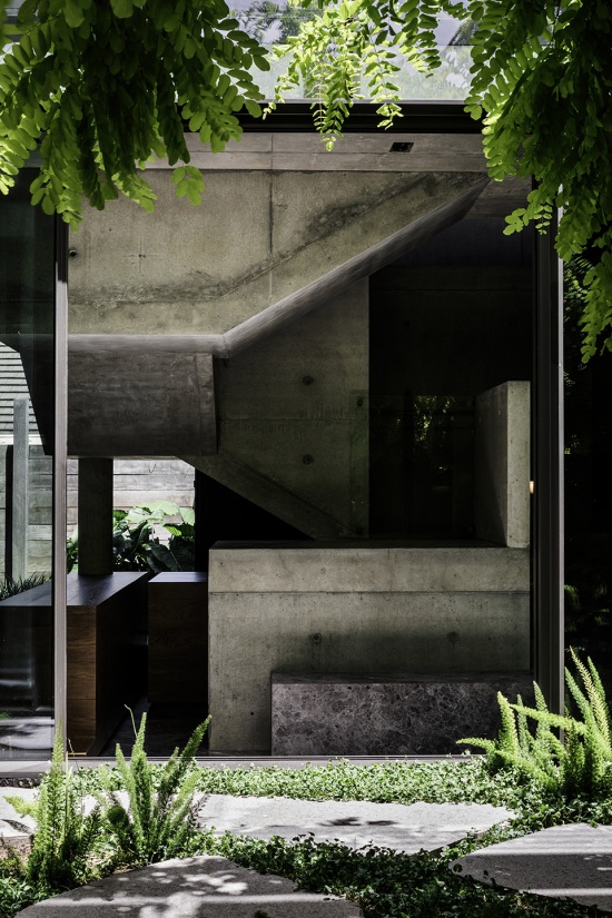 adelaide street house by robert simeoni architects