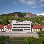 Čebín小学，捷克 / knesl kynčl architekti