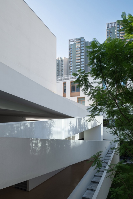 chengdu haiyang road middle school by changwu architects