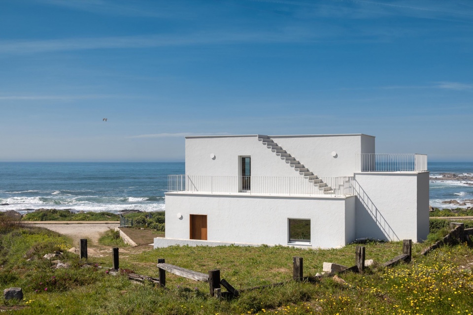 ancora house by tiago sousa arquitecto njl