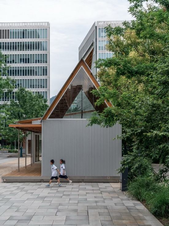 OoEli International Block Renewal Slow Flash Park Project by Kong Architects