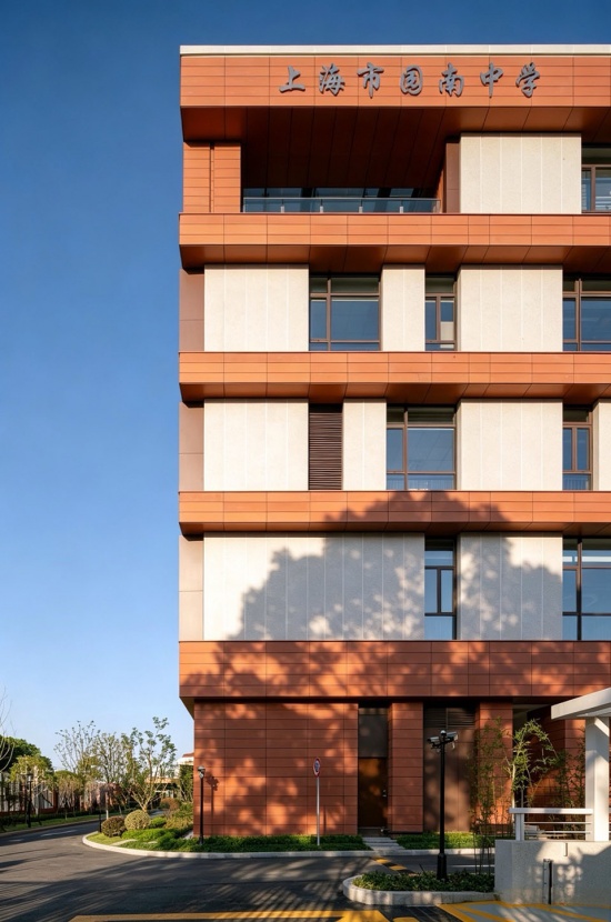 A Campus Lifted in Density Shanghai Xuhui Yuannan Middle School