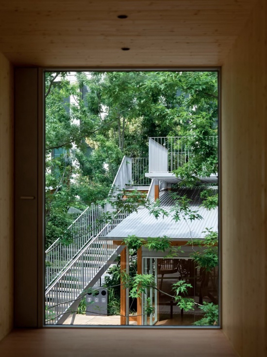 OoEli International Block Renewal Slow Flash Park Project by Kong Architects