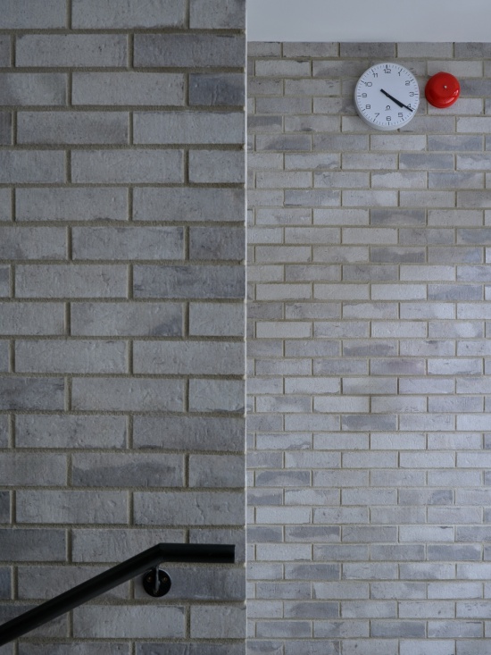 cebin primary school by knesl kyncl architekti