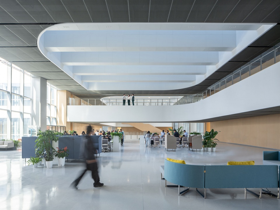 PetroChina Shanghai Advanced Materials Research Institute by PerkinsWill