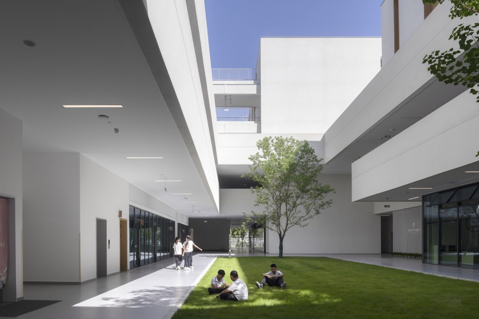 chengdu haiyang road middle school by changwu architects