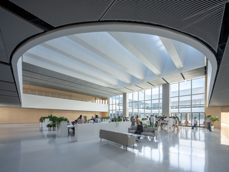 PetroChina Shanghai Advanced Materials Research Institute by PerkinsWill