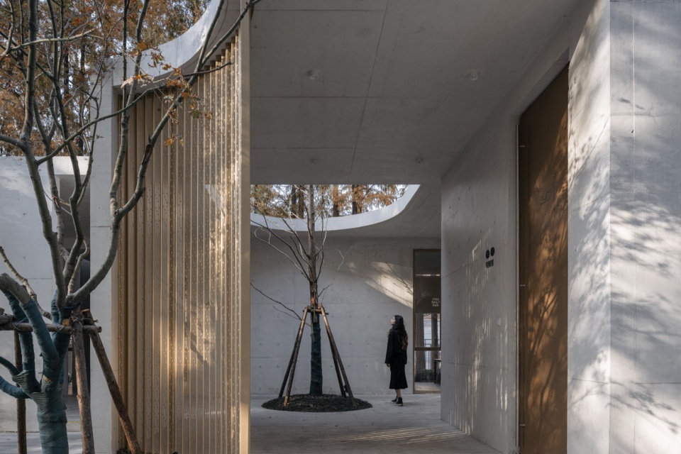 The Xuhui Toilet by VIASCAPE design