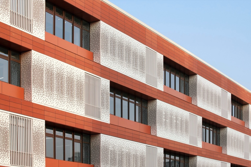 A Campus Lifted in Density Shanghai Xuhui Yuannan Middle School