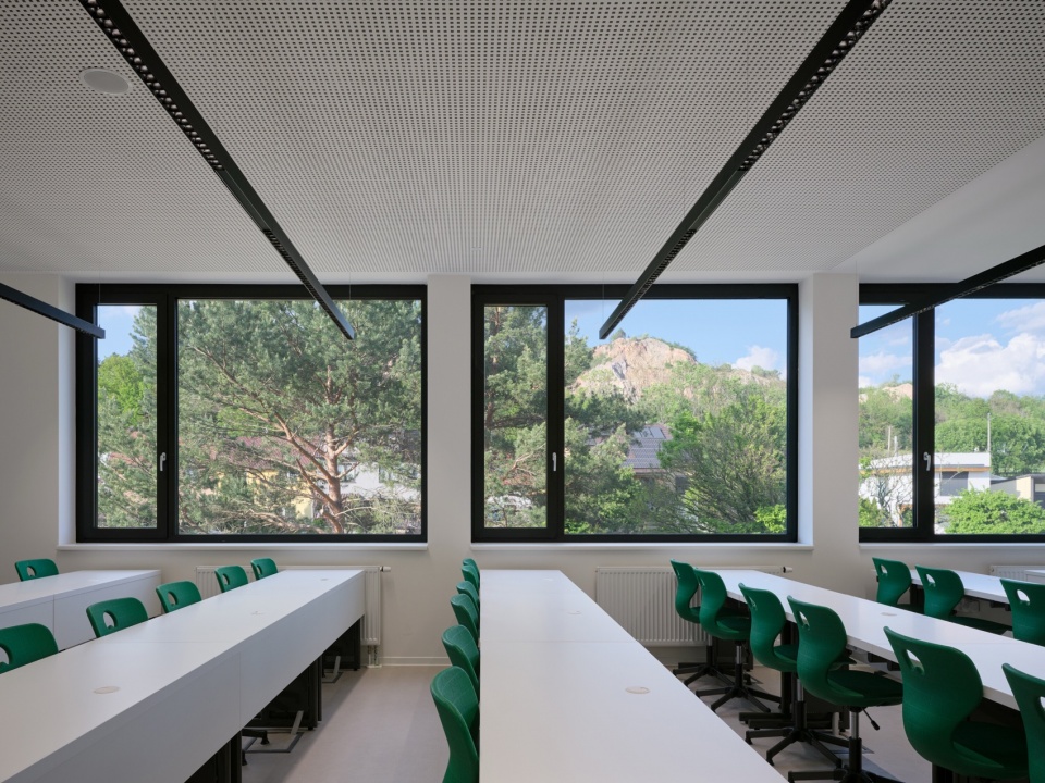 cebin primary school by knesl kyncl architekti
