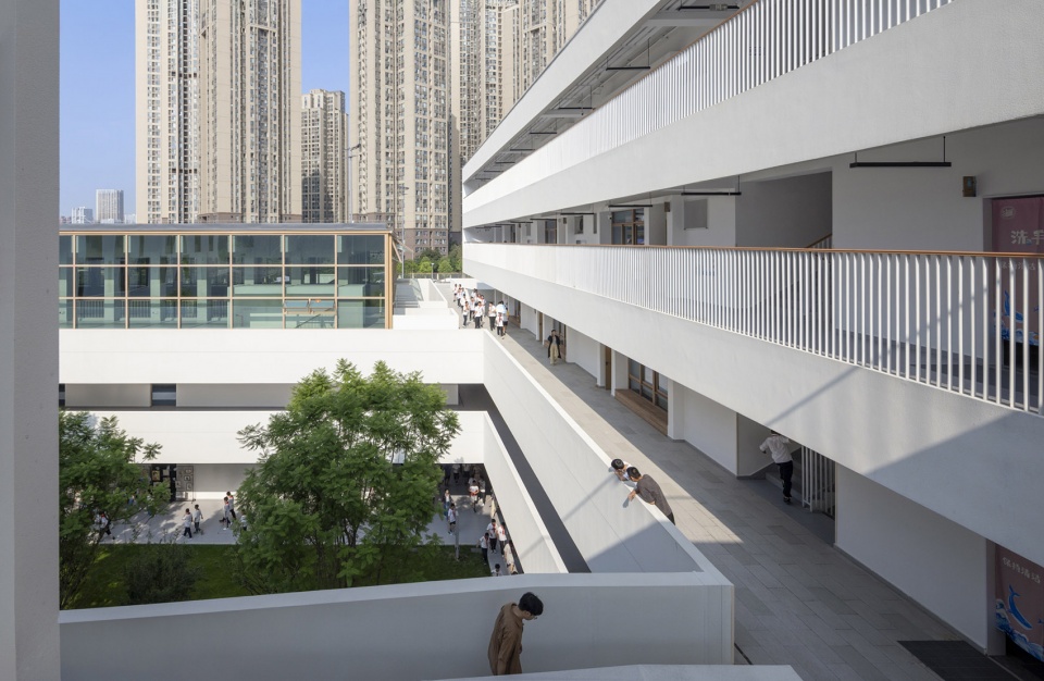 chengdu haiyang road middle school by changwu architects
