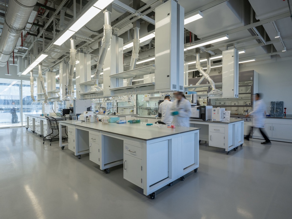 PetroChina Shanghai Advanced Materials Research Institute by PerkinsWill