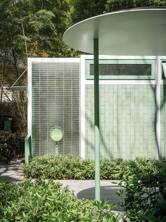 The Xuhui Toilet by VIASCAPE design
