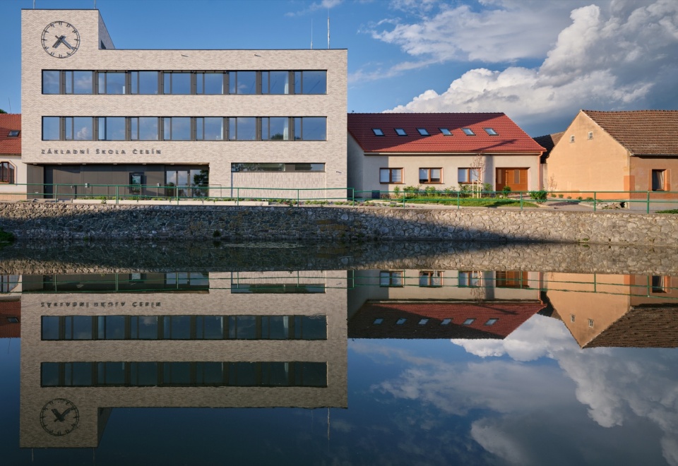 cebin primary school by knesl kyncl architekti