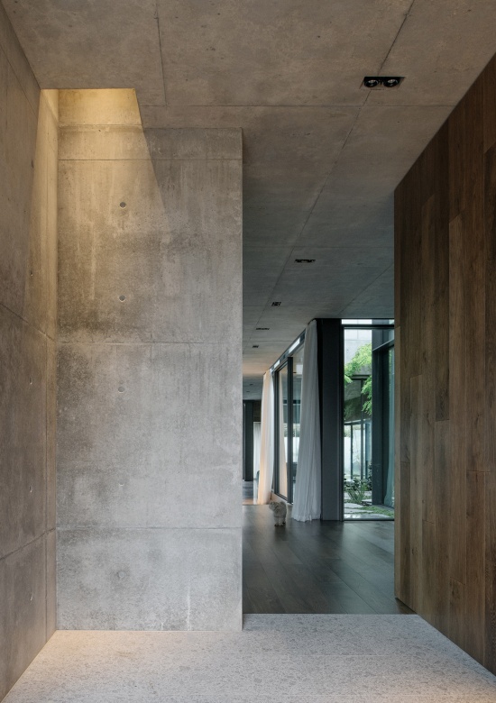 adelaide street house by robert simeoni architects