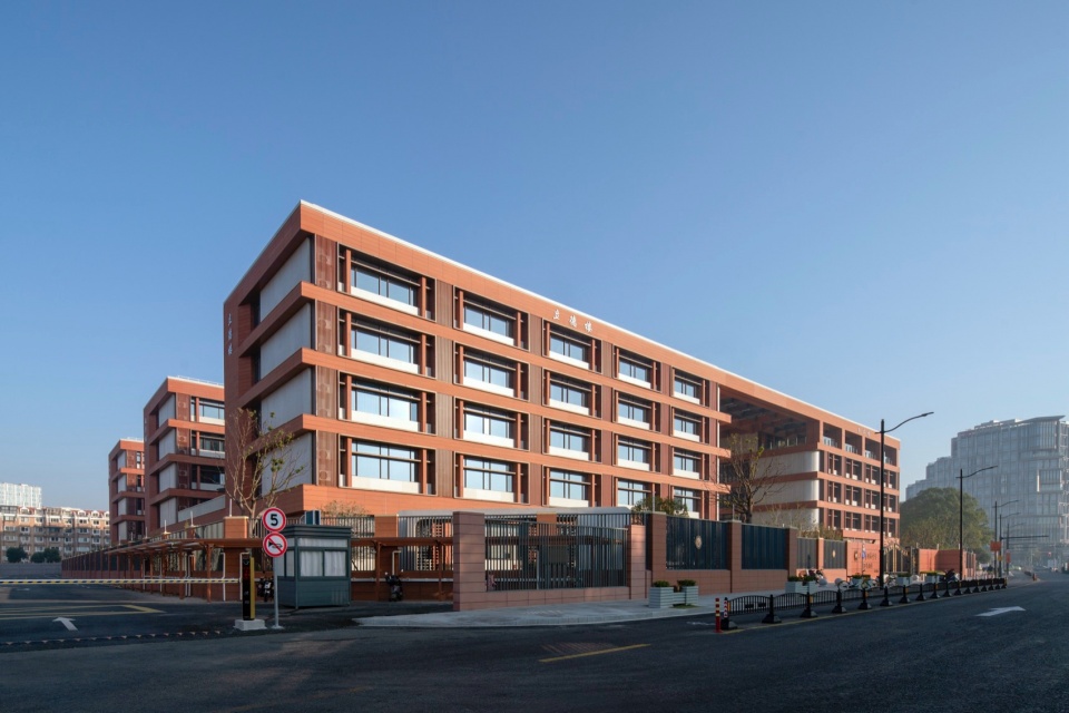 A Campus Lifted in Density Shanghai Xuhui Yuannan Middle School