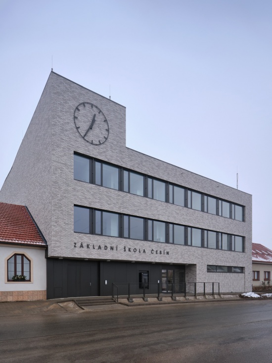 cebin primary school by knesl kyncl architekti