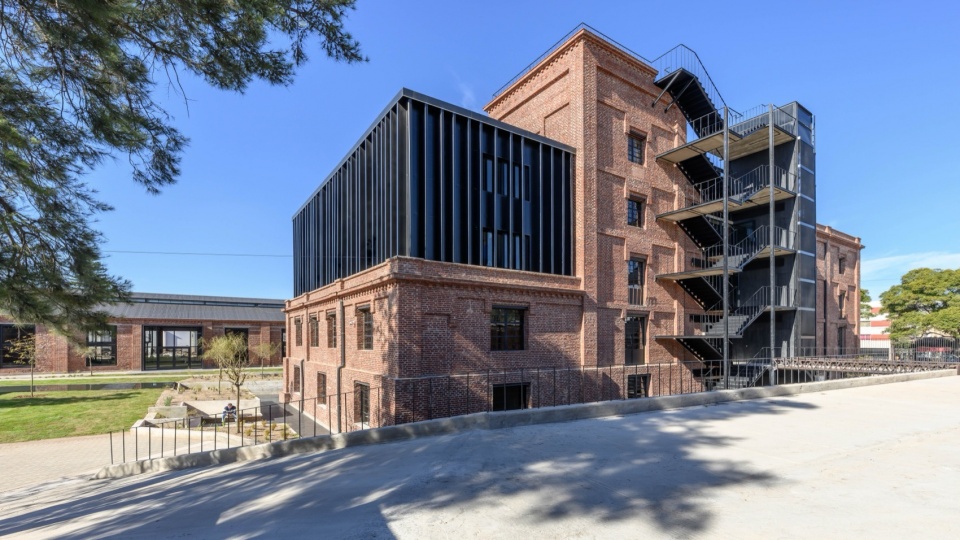 Anden Central by ESTUDIO MONTEVIDEO