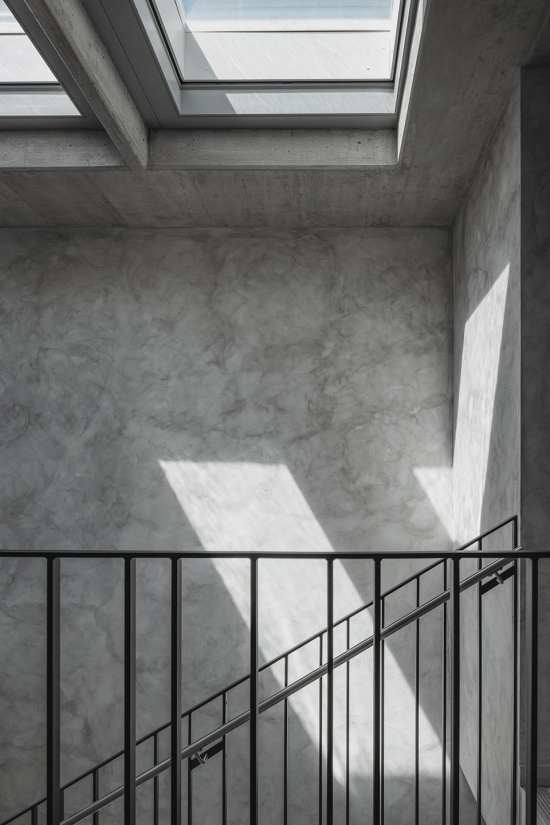 manesova apartment building by ok plan architects