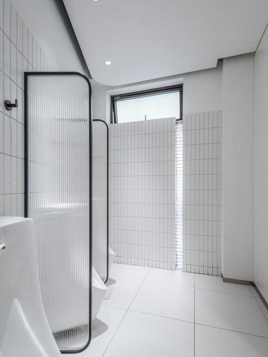 The Xuhui Toilet by VIASCAPE design