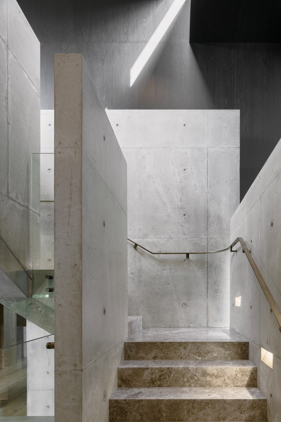 adelaide street house by robert simeoni architects