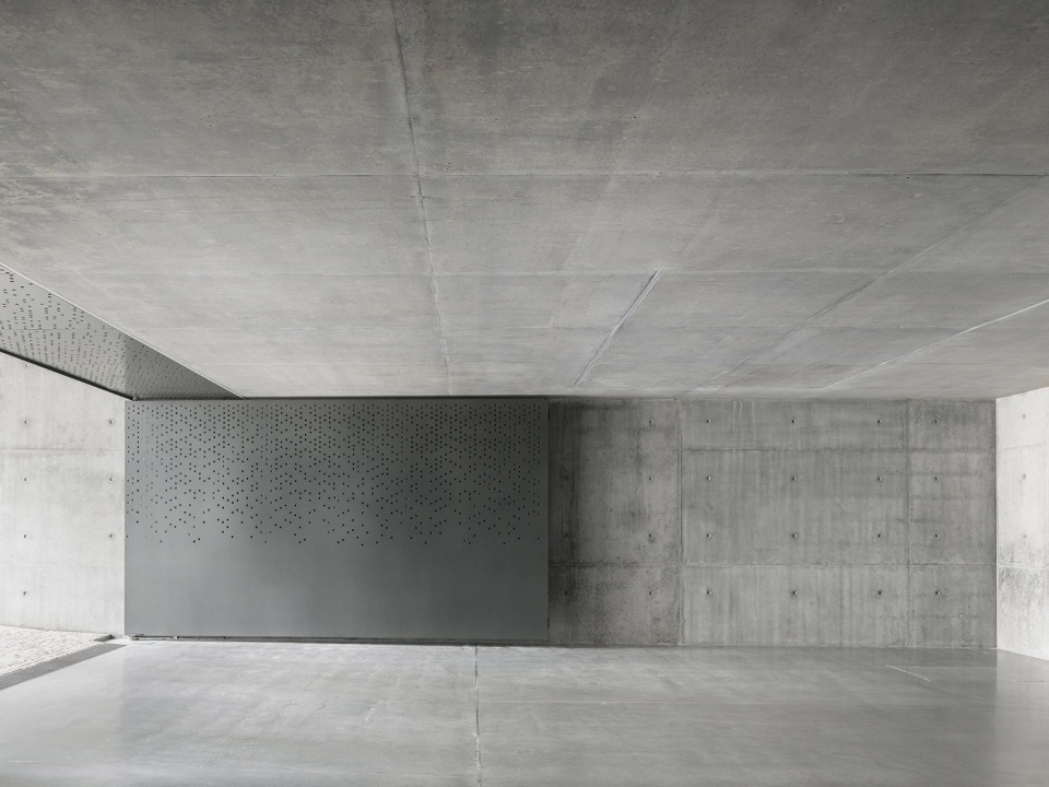 adelaide street house by robert simeoni architects