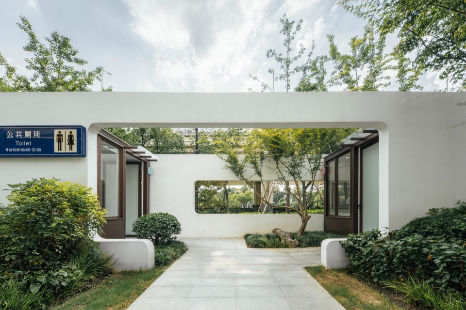 The Xuhui Toilet by VIASCAPE design