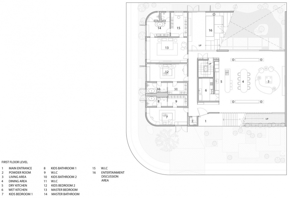 Split Mass Residence by K Thengono Design Studio