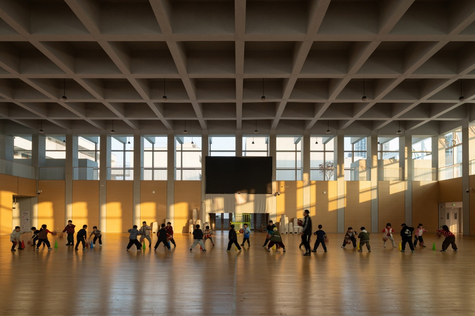 chengdu haiyang road middle school by changwu architects