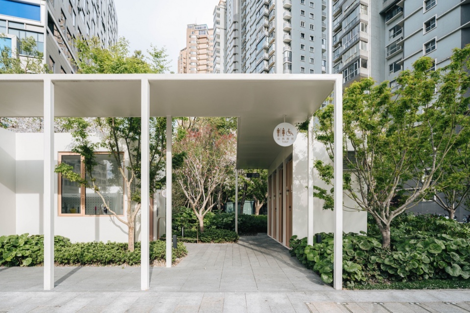The Xuhui Toilet by VIASCAPE design